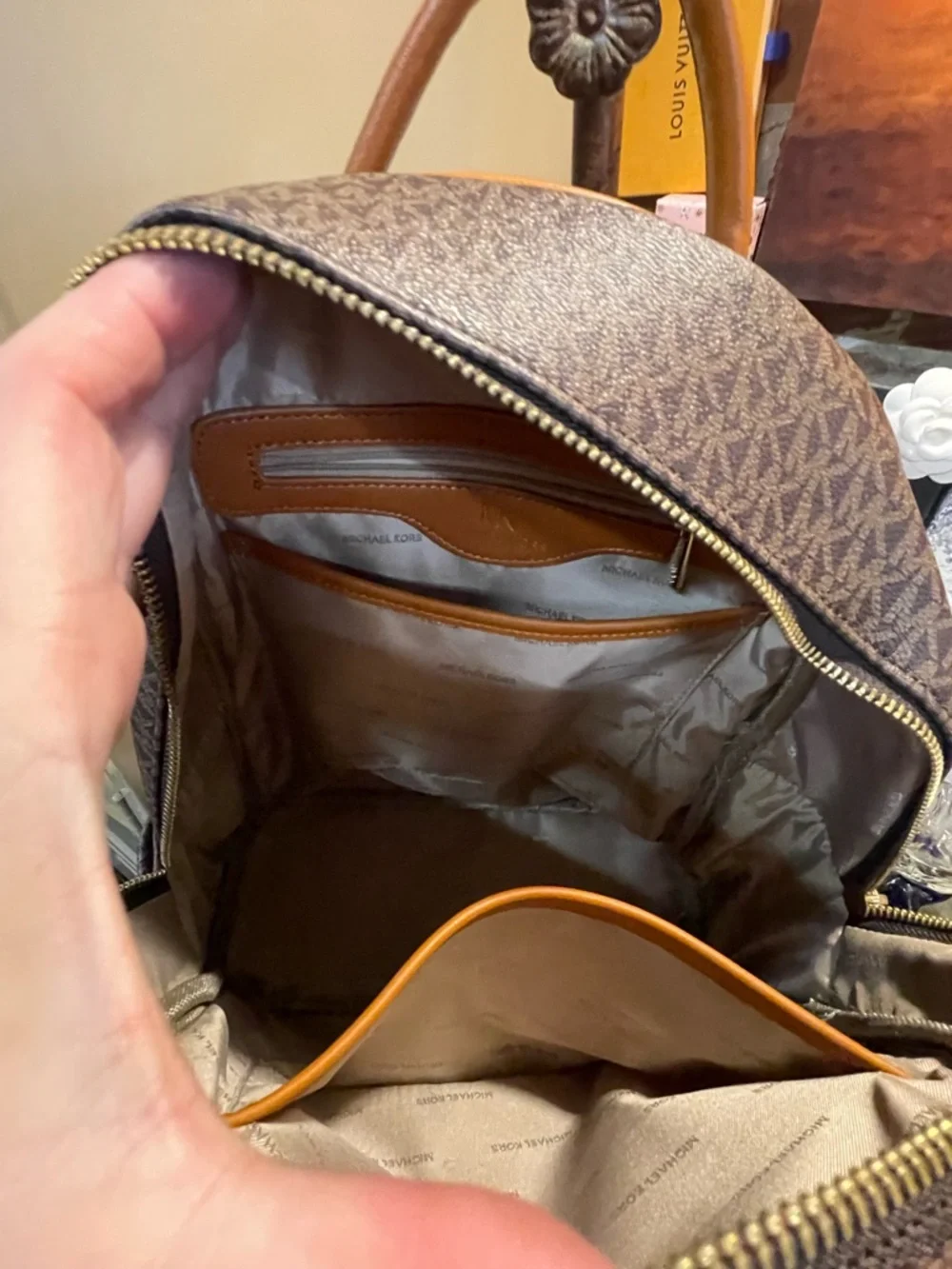 Michael Kors Jet Set Travel back pack and matching wallet - Picture 7 of 10